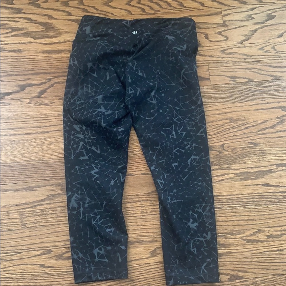 Black & Gray lululemon Wunder Under size 6
